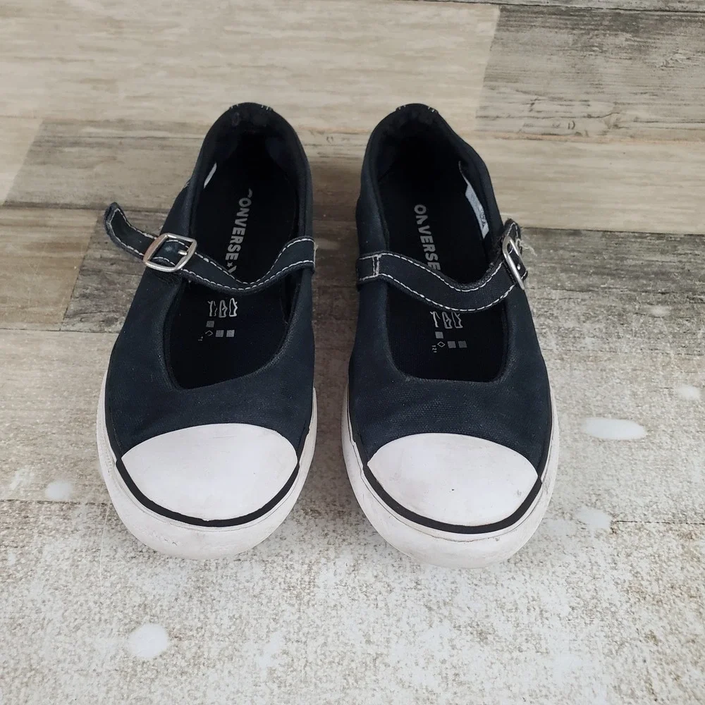 Converse worn blue
